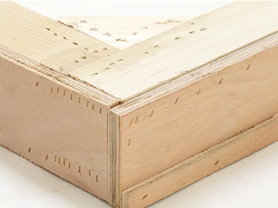 永く愛用いただける強固な造りのフレーム